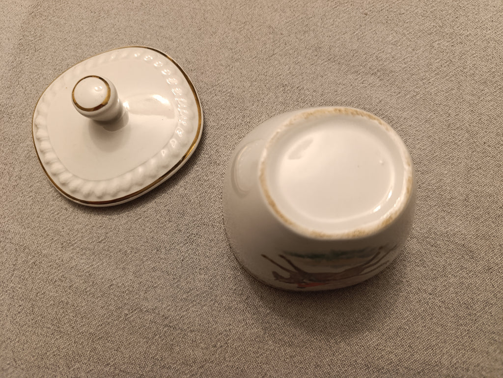 Sucrier ancien couvert à décor équestre et doré