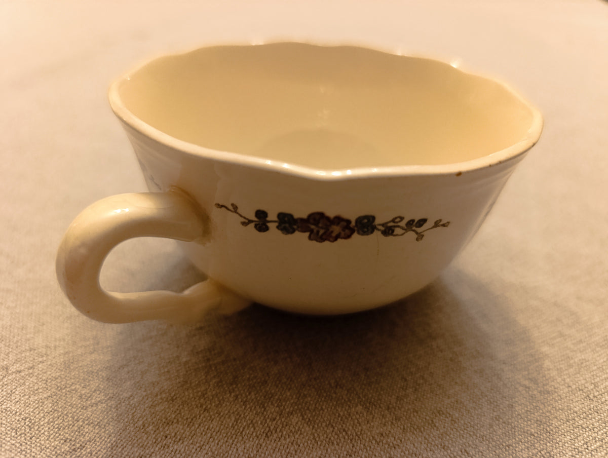 Tasse vintage Obernai Sarreguemines, décor Henri Loux