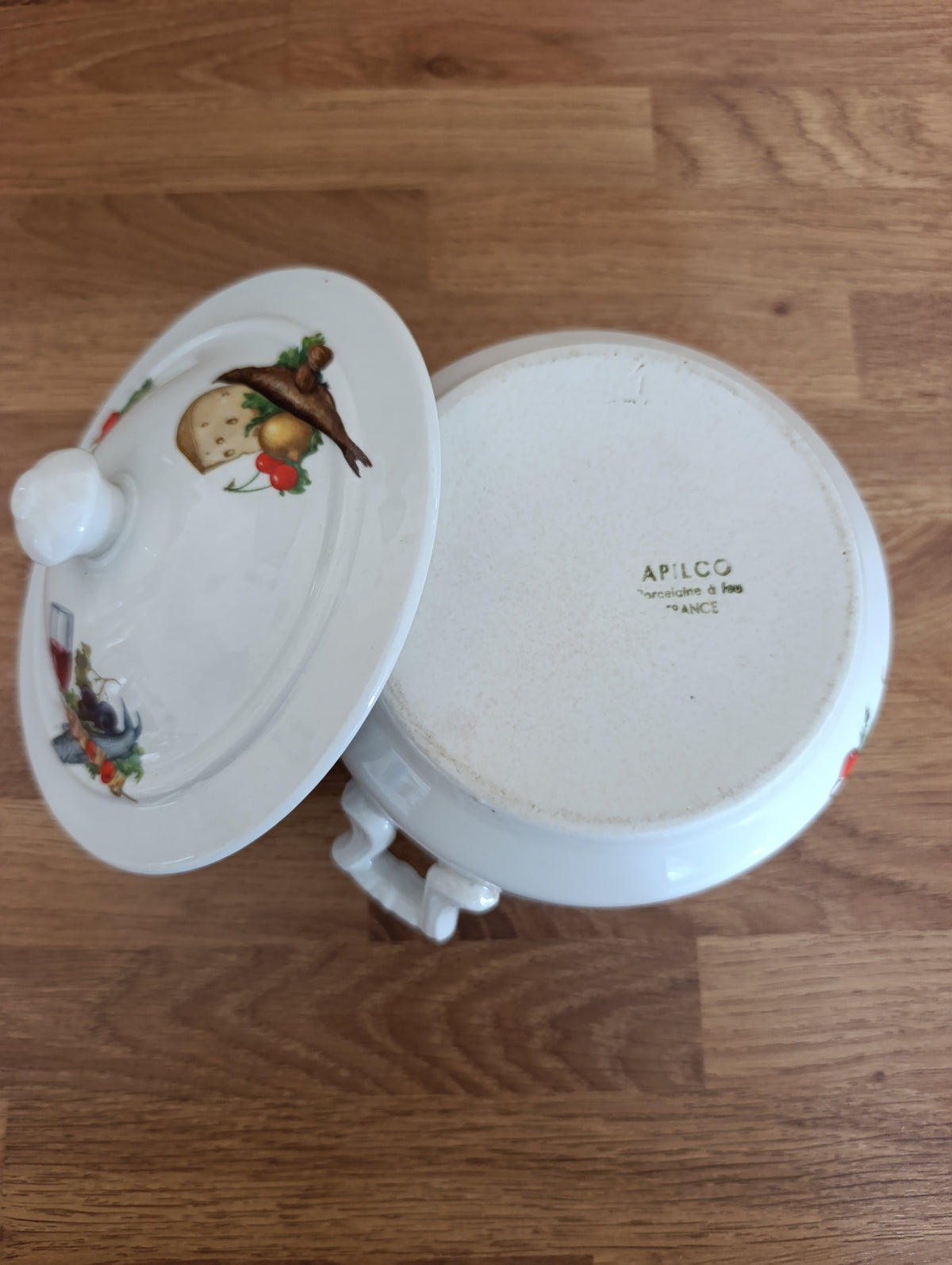 Pot couvert vintage APILCO en porcelaine à feu