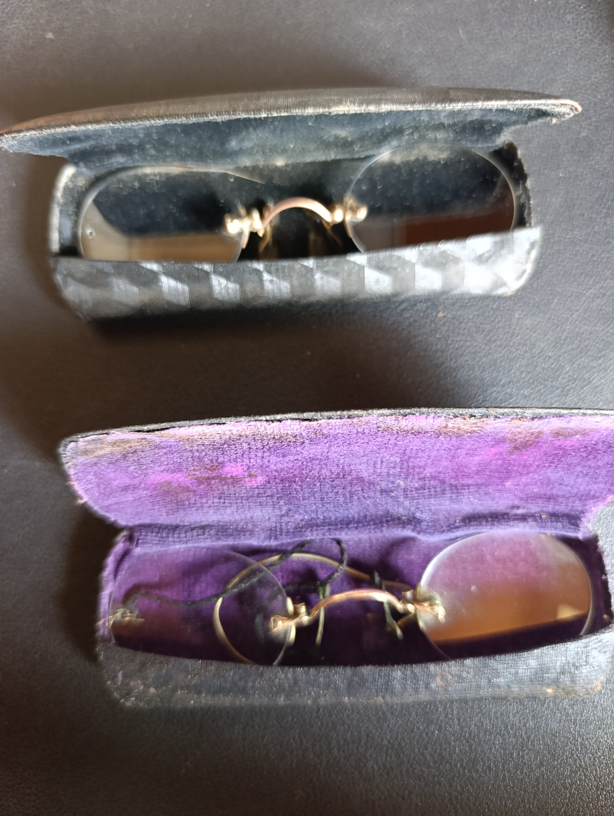 Lot de 2 pince-nez anciens avec étuis, dont un Lux France