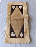 Tapis Chemin de Table en Peau À Poil – Décor Enseignes Cartes à Jouer